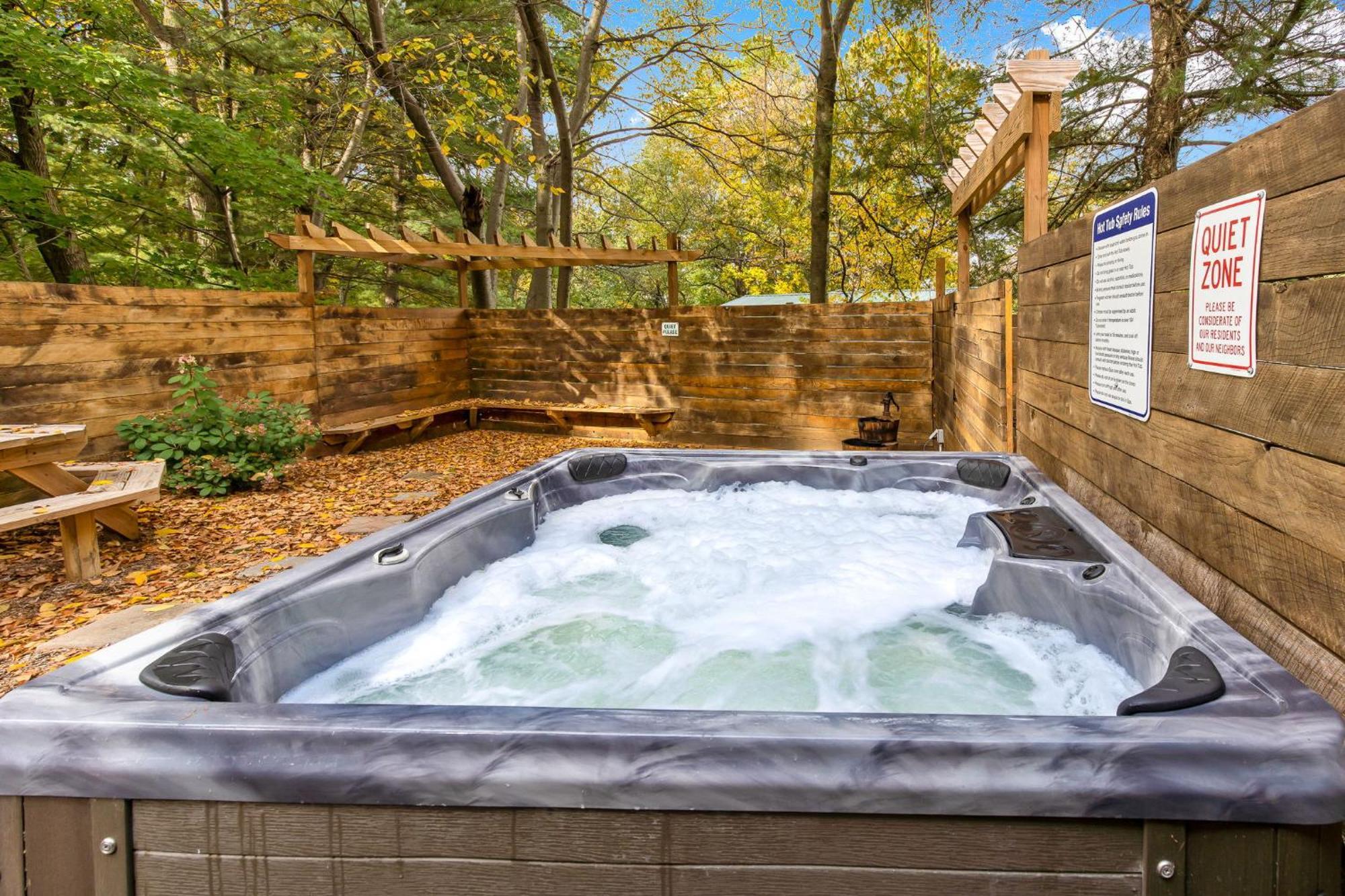 5 Bd W Hottub - Mins To Hunting Hiking & Fishing Appartement New Providence Buitenkant foto