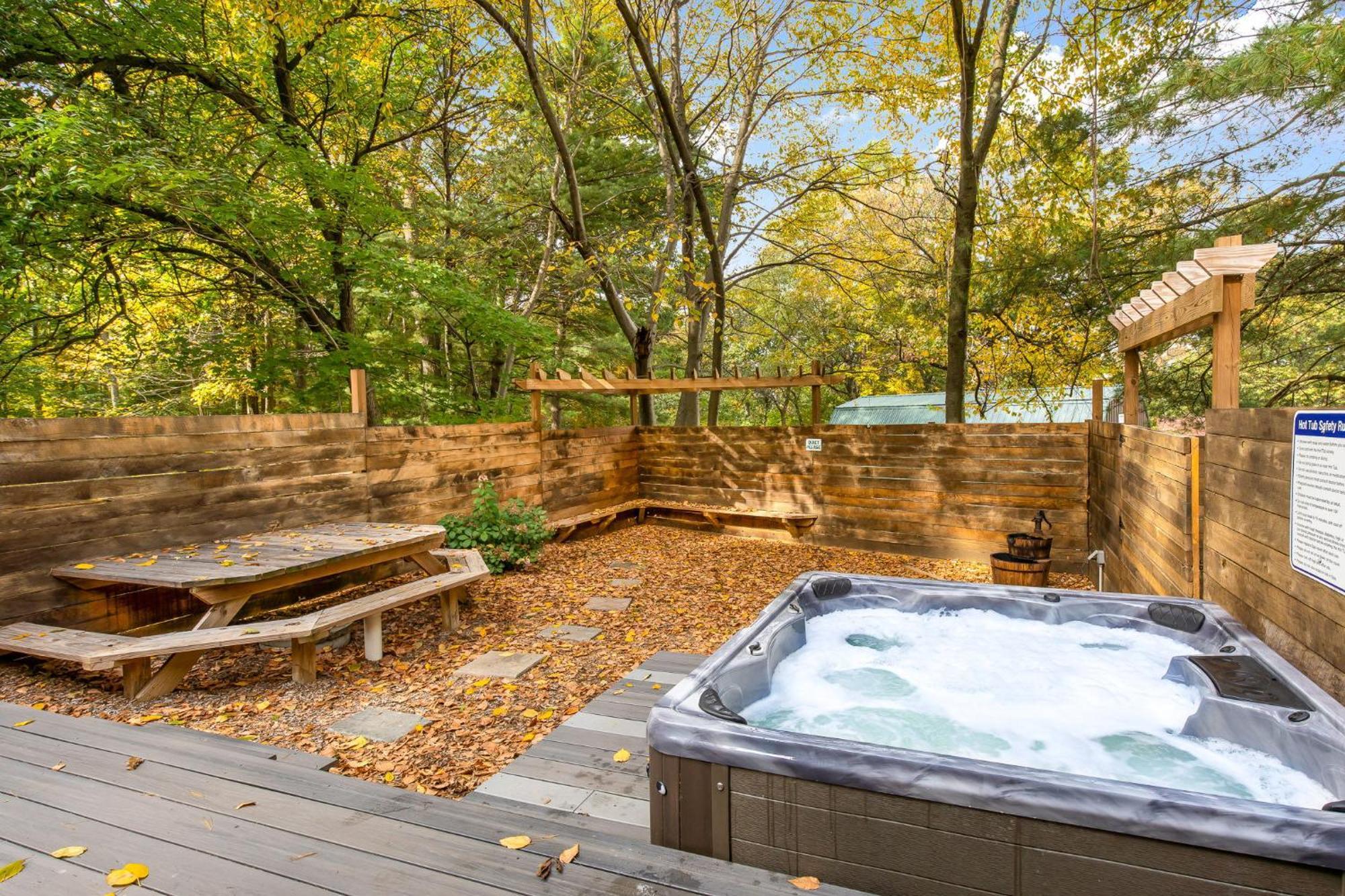 5 Bd W Hottub - Mins To Hunting Hiking & Fishing Appartement New Providence Buitenkant foto
